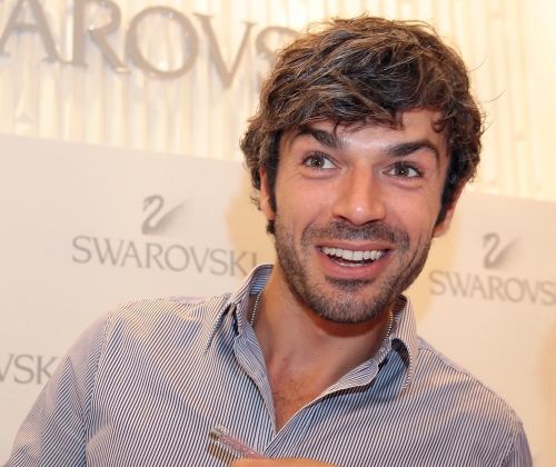 Luca Argentero e Myriam Catania nudi in barca