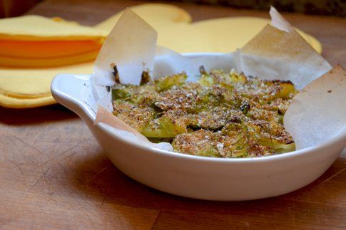 Gratin di cavoletti di Bruxelles e patate al profumo di finocchio. Ricetta e foto di Roberta Castrichella.