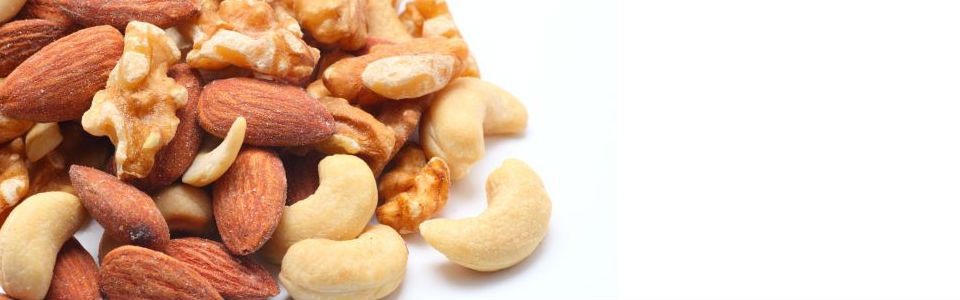 La frutta secca fa ingrassare? Come e quando mangiarla per restare in salute