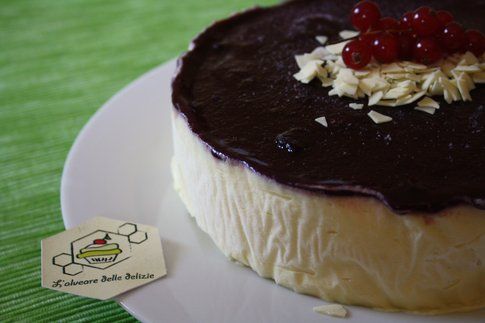 Bavarese al cioccolato bianco e coulis di more