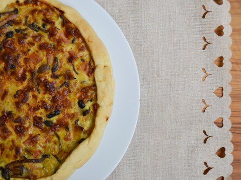 Torta salata con porri e funghi al profumo di timo. Ricetta e foto di Roberta Castrichella.