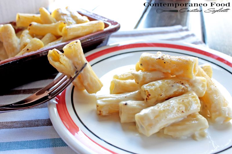 Maccheroncini in salsa Mornay