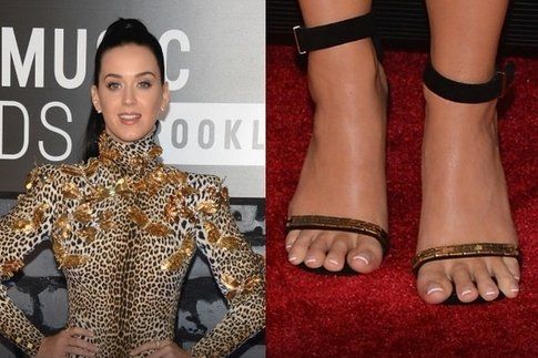 I piedi di Katy Perry