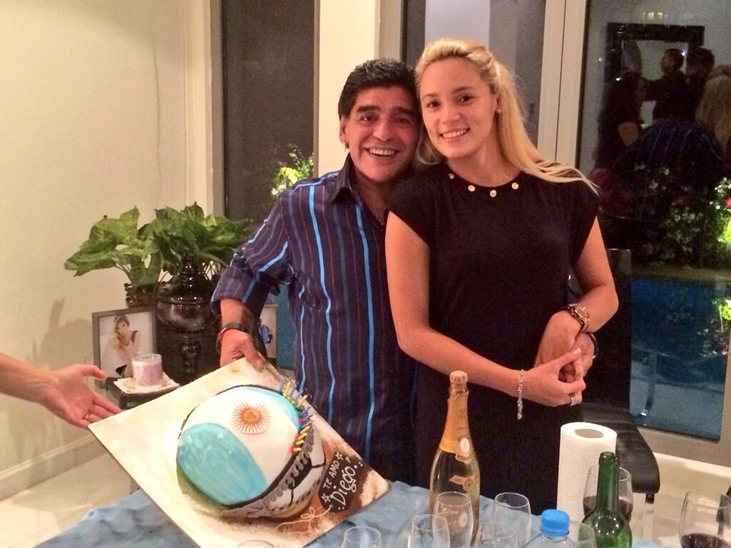 Maradona filmato mentre picchia la compagna