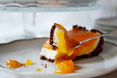 Cheesecake autunnale al sapore di cachi e vaniglia. Ricetta e foto di Roberta Castrichella.