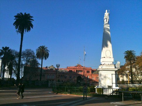 Palaza de Mayo (Casa Rosada in fondo)