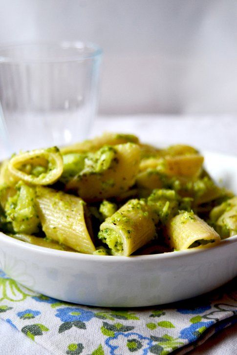 Pennoni con broccoli siciliani e pecorino romano. Ricetta e foto di Roberta Castrichella.