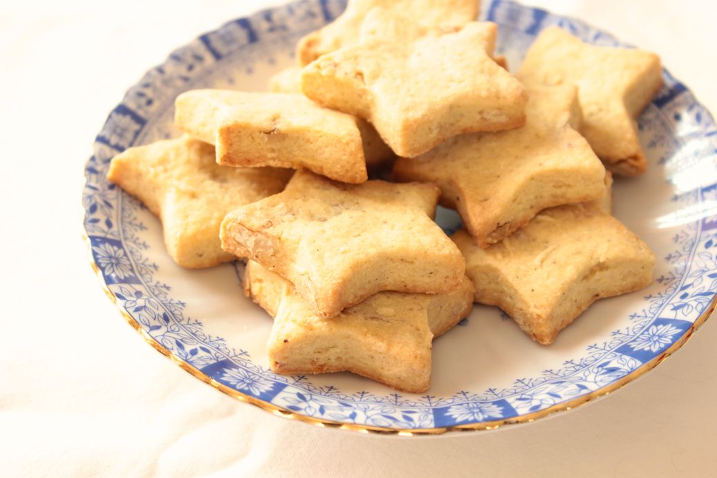 Ricetta dei biscotti con noci e cannella