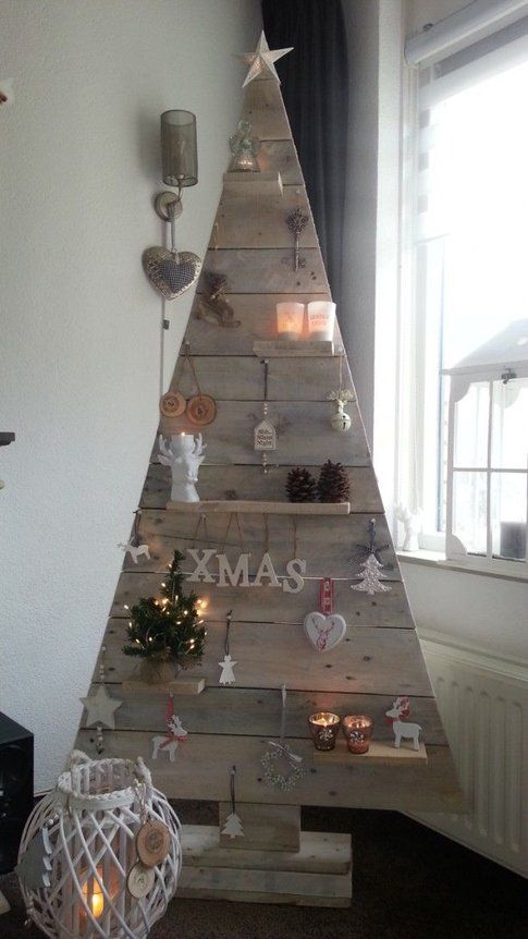 Albero di Natale in tasselli di legno - foto Pinterest.com