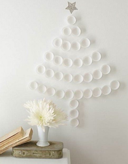 Albero di Natale realizzato con piatti di carta - Foto Pinterest.com