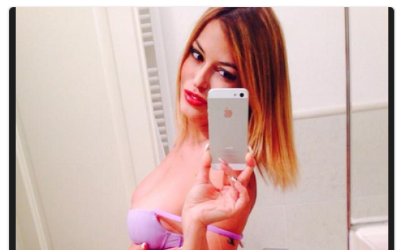 Sara Tommasi e l'ennesimo colpo di testa!