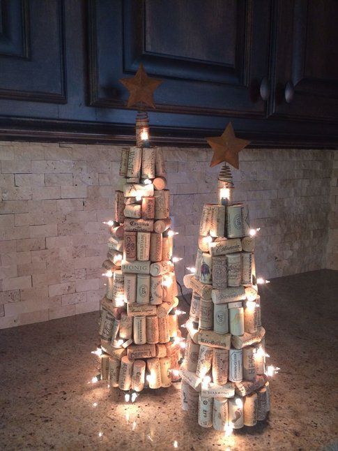 Albero di Natale realizzato con tappi di sughero - Foto Pinterest.com