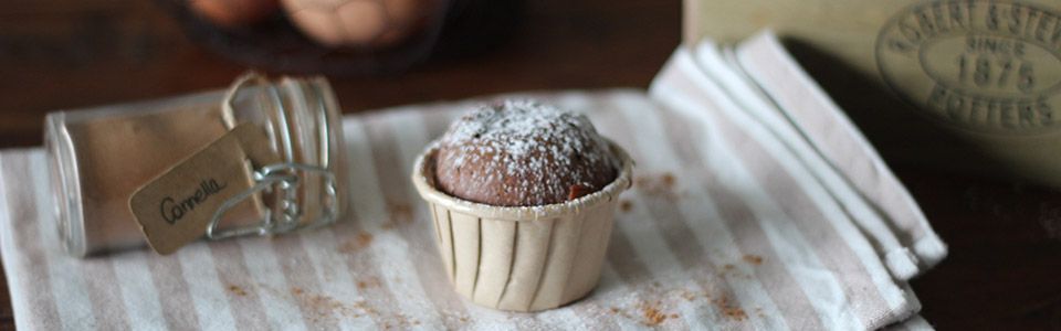 Muffin di Natale al cioccolato con mele speziate