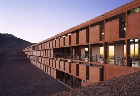 ESO Hotel. Cerro Paranal, Chile. Progetto: Auer + Weber Architekten