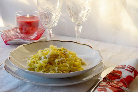 Fettuccine spigola e arancia. Ricetta e foto di Roberta Castrichella.