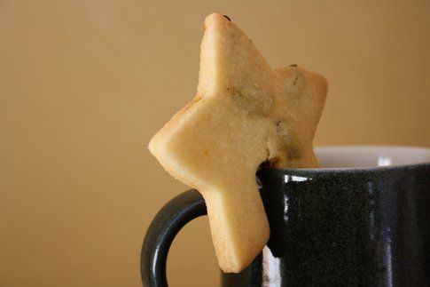 Biscotti delle feste: stelline con bacche di Goji