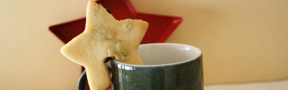 Biscotti delle feste: stelline con bacche di Goji