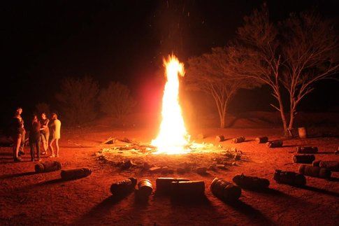 Un falò a Ayers Rock-Uluru