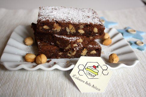 Brownie integrali alle nocciole