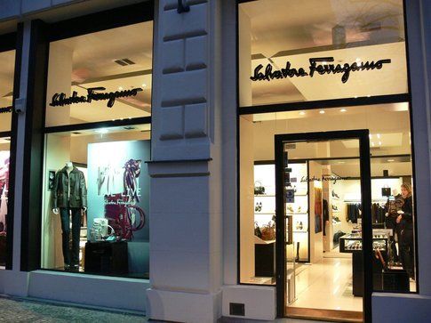 Una boutique Salvatore Ferragamo