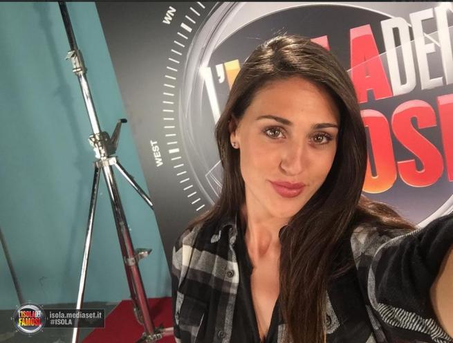 Isola dei famosi 10: lo spogliarello di Cecilia Rodriguez
