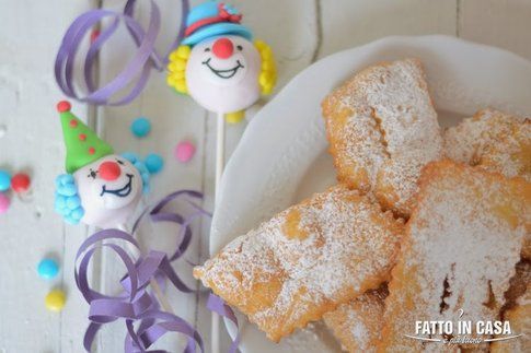 Chiacchiere di Ornella Buzzone del blog Fatto in casa è più buono.