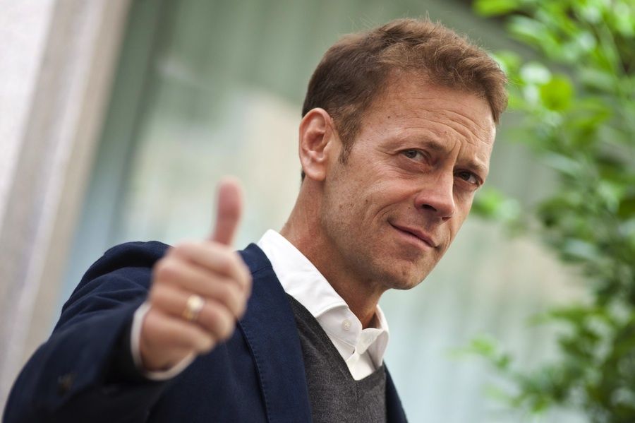 Isola dei famosi 10: slip contenitivi per Rocco Siffredi