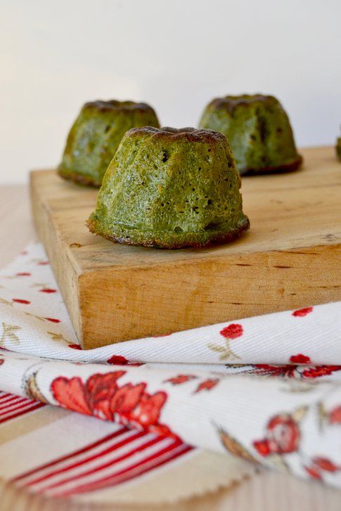 Flan di spinaci in versione finger. Ricetta e foto di Roberta Castrichella.