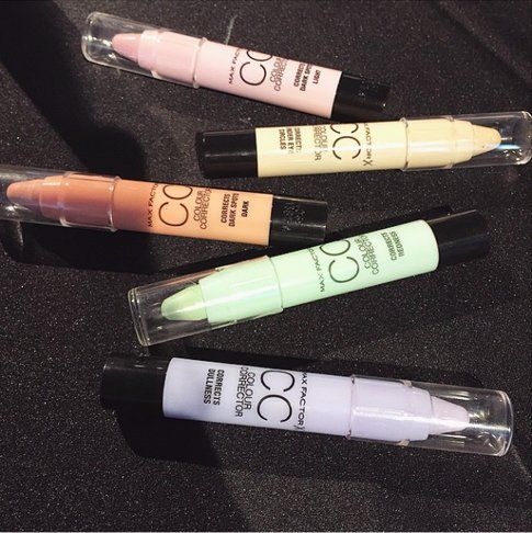 Nuovi CC Colour Corrector Sticks di Max Factor: perfetti per elimare tutte le imperfezioni in un tocco!