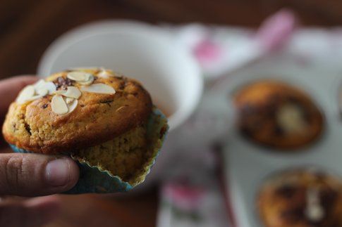 muffin supermorbidi al cioccolato, vaniglia e mandorle