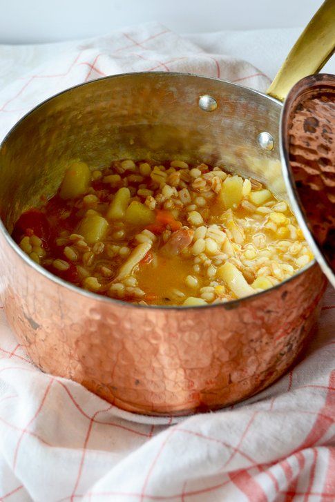 Zuppa di cereali al cumino e paprika piccante. Ricetta e foto di Roberta Castrichella.