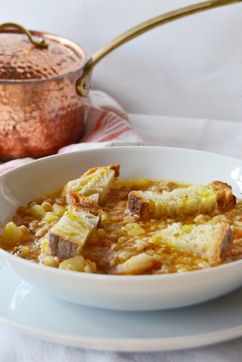 Zuppa di cereali al cumino e paprika piccante. Ricetta e foto di Roberta Castrichella.