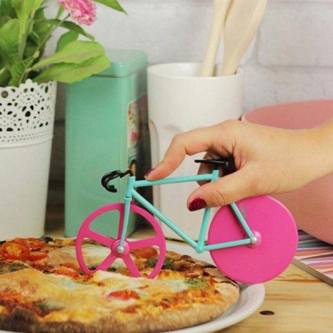 Taglia pizza a forma di bicicletta