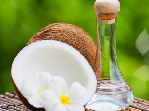 Alimenti per una pelle perfetta: l'olio di cocco