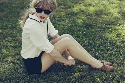 Taylor Swift fisico- Fonte: pagina Facebook