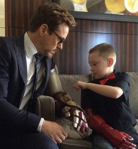 Robert Downey Jr con Alex - Fonte: Twitter