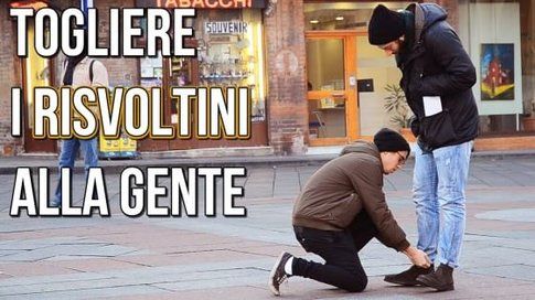 Togliere i risvoltini alla gente - Fonte: Facebook