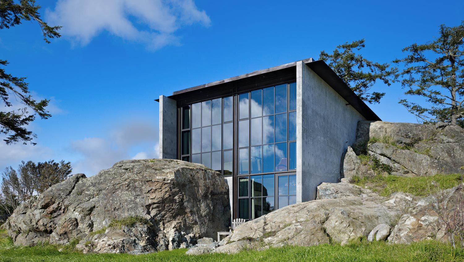 La casa nella roccia di Olson Kundig Architects