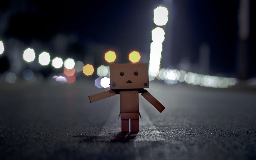 Walking-Alone-in-Darkness-and-Heading-for-Home-Don-t-Run-Parents-Will-be-Waiting-for-You-They-Are-Sweet-and-Patient-Cute-Box-Man-Wallpaper