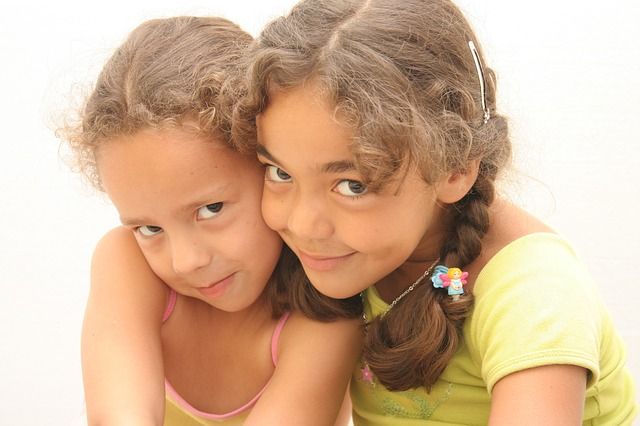 Le cose che una sorella minore deve subire