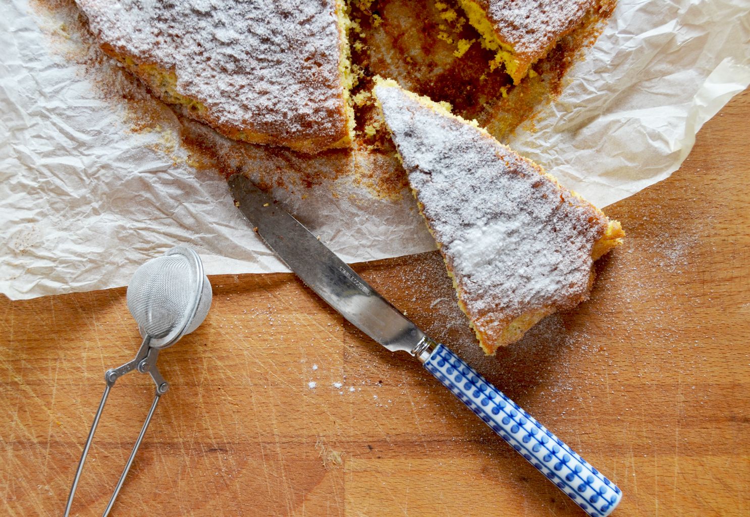 Torta morbida con gocce di cioccolato senza latte e senza burro