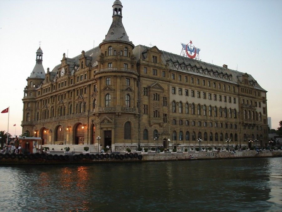 Haydarpaşa_Terminal,_2006