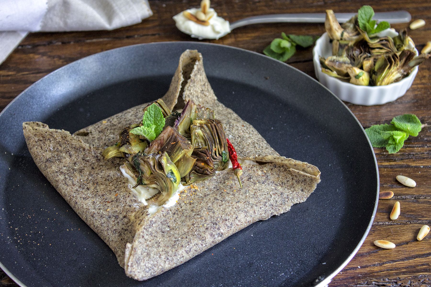 Galette bretonne con carciofi alla menta