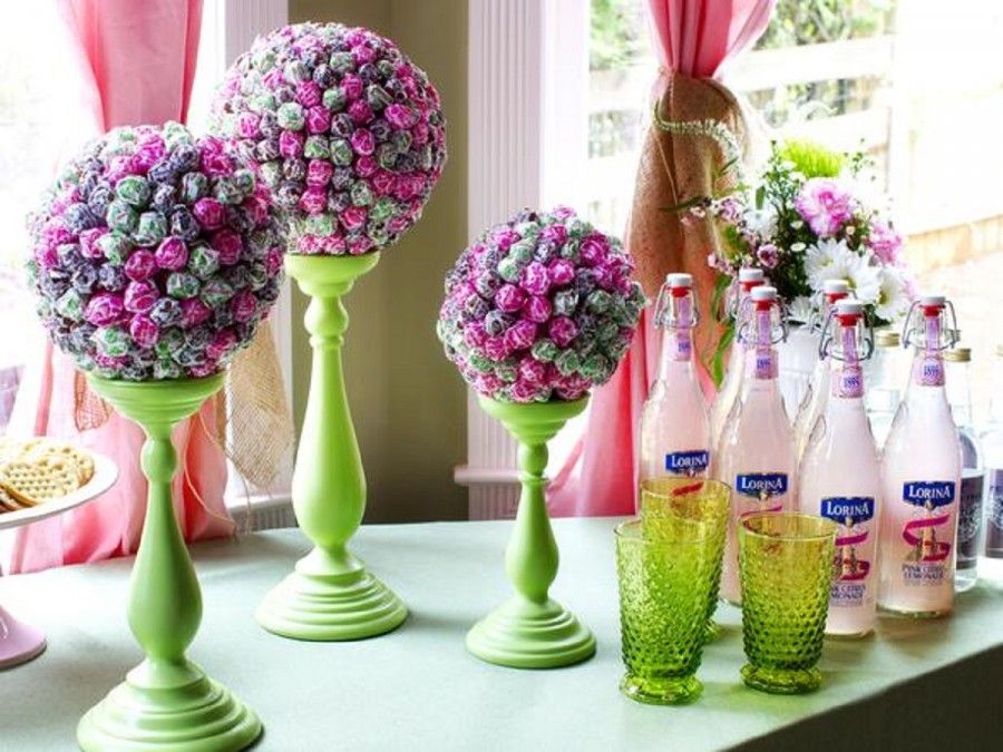 original-lollipop-topiaries_pink-lemonade-bottles_4x3_lg