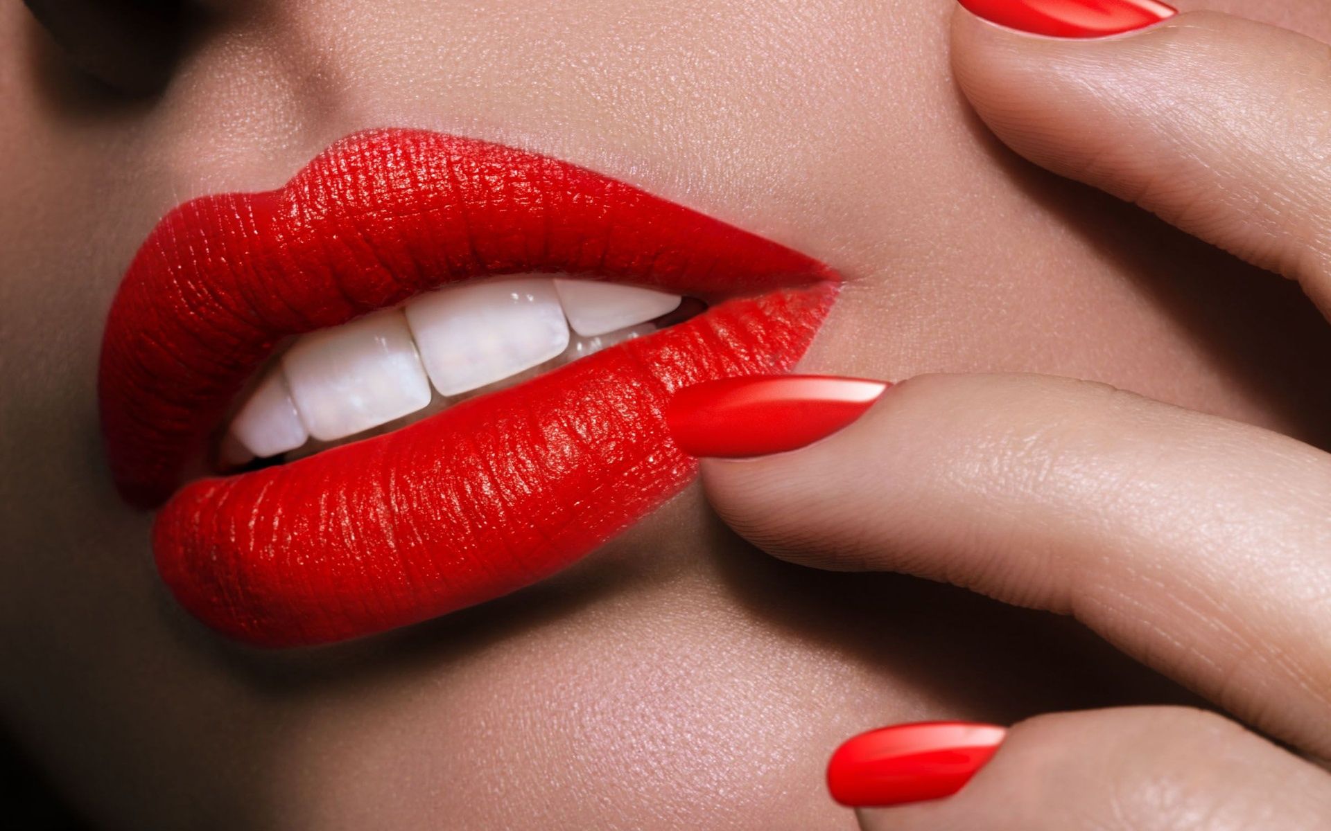 10 trucchi per un rossetto perfetto