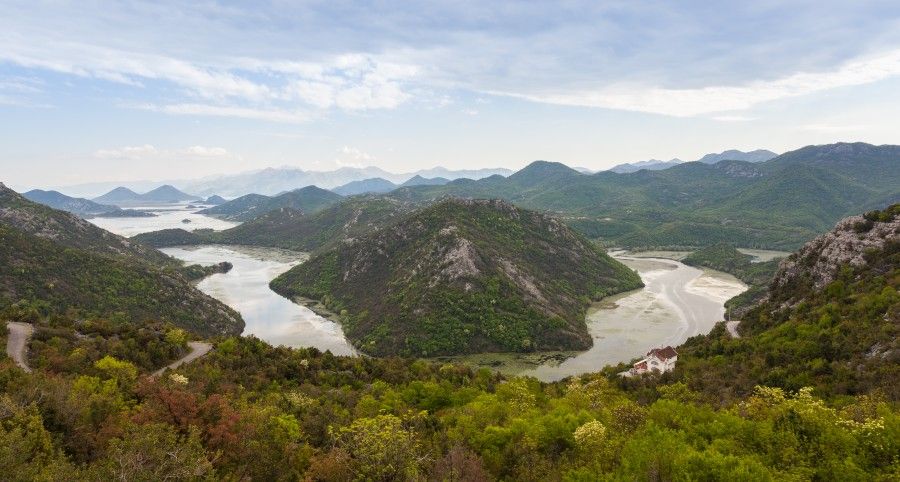 Lago_Skadar,_Montenegro,_2014-04-14,_DD_01