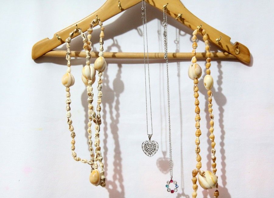 Make-a-Necklace-Holder-from-a-Wooden-Hanger-Intro