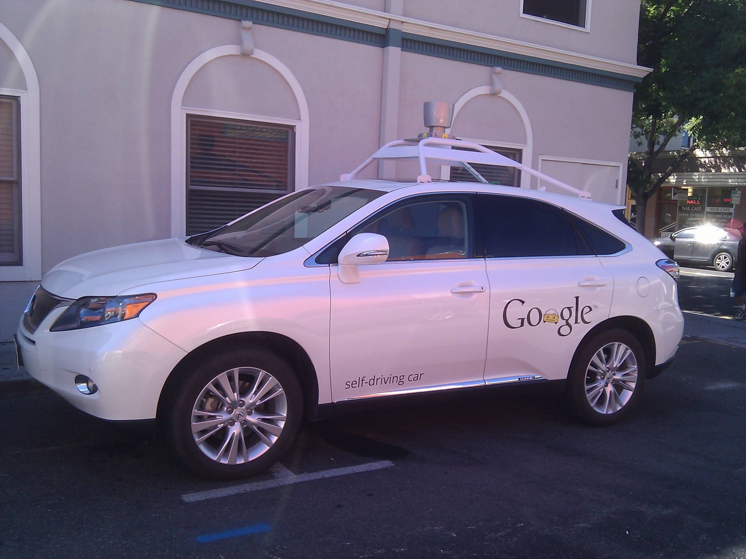 Le Google Car che si guidano da sole arrivano in strada