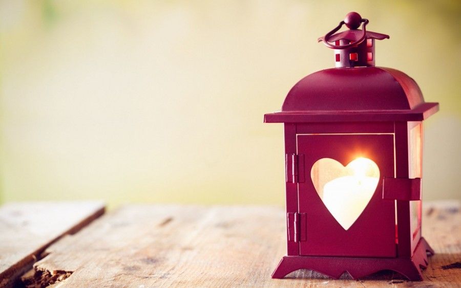 Candle-Flame-Lantern-Flashlight-Heart-Table-Full-HD-Desktop