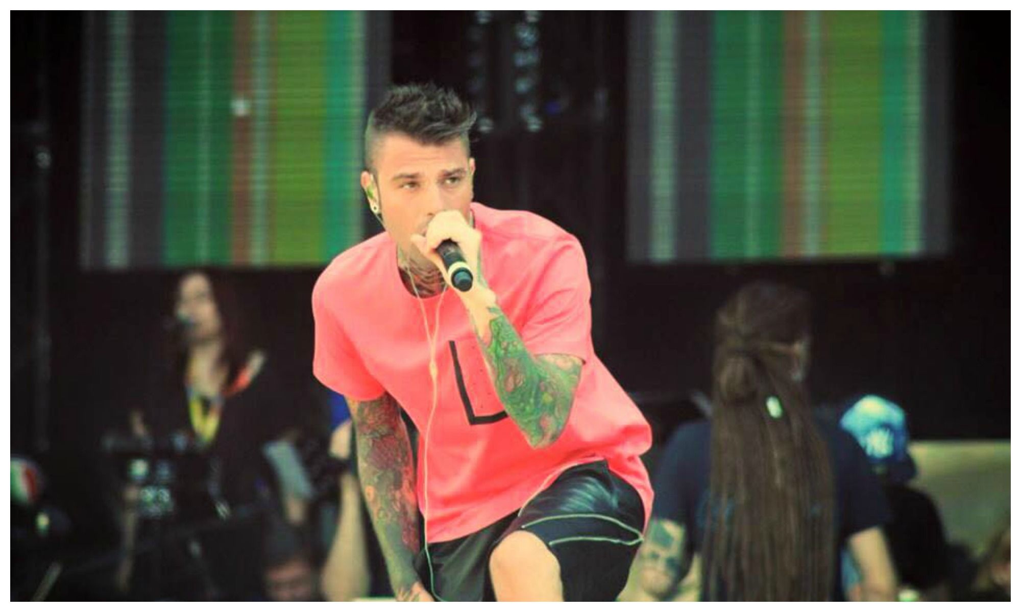 Fedez litiga con una fan, che rimane ferita lievemente